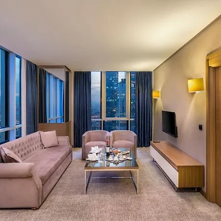 Downtown מלון 5*