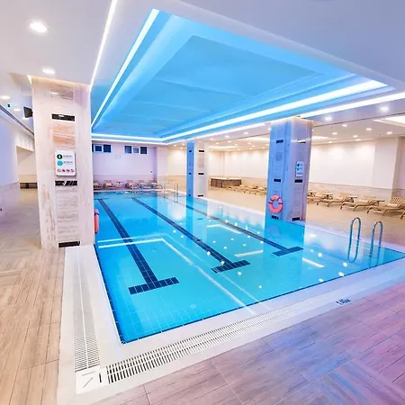 Downtown Szálloda 5*