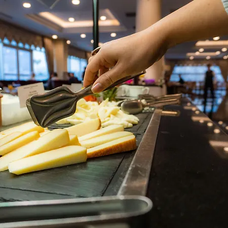 Grand Mercure Отель