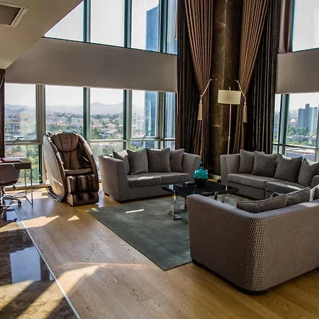Downtown Hotel 5*