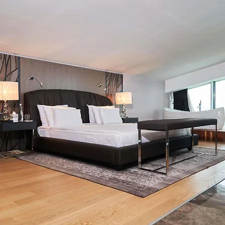 Downtown 5*