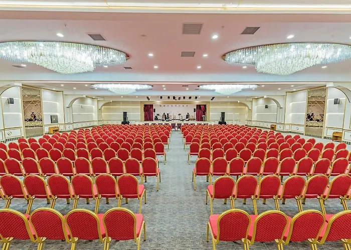 Отель Grand Mercure