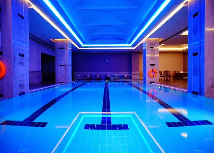 Grand Mercure מלון 5*