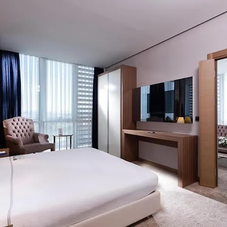 Hotel Grand Mercure 5*